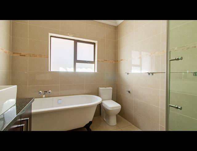 3 BEDROOM CLUSTER FOR SALE IN BEDFORDVIEW